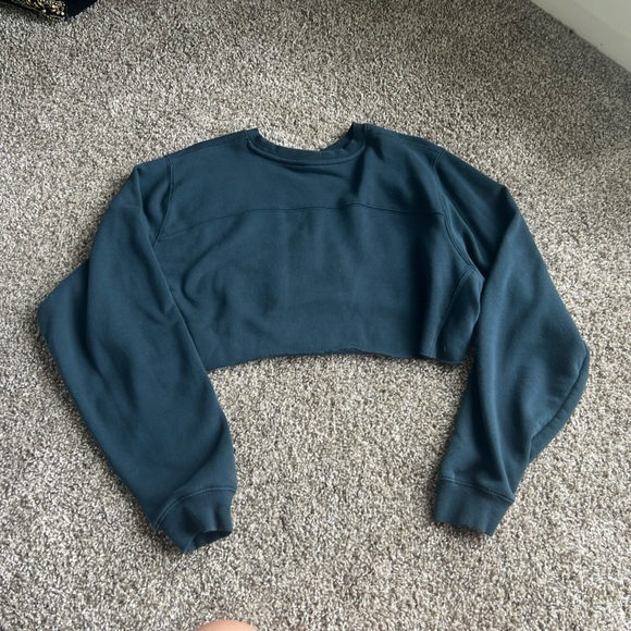 oner active cropped crewneck - Picture 3 of 3